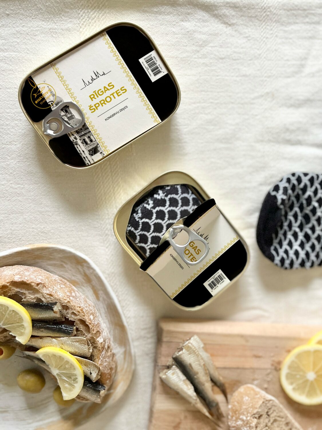 Riga Sprats - Calze di Pesce in Scatola (Taglie Unisex 35-46) - immagine 3