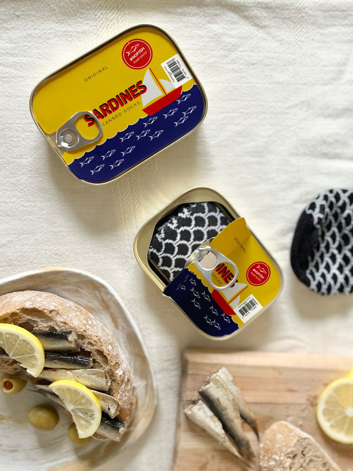 Sardine Spagnole - Calze di Pesce in Scatola (Taglie Unisex 35-46)