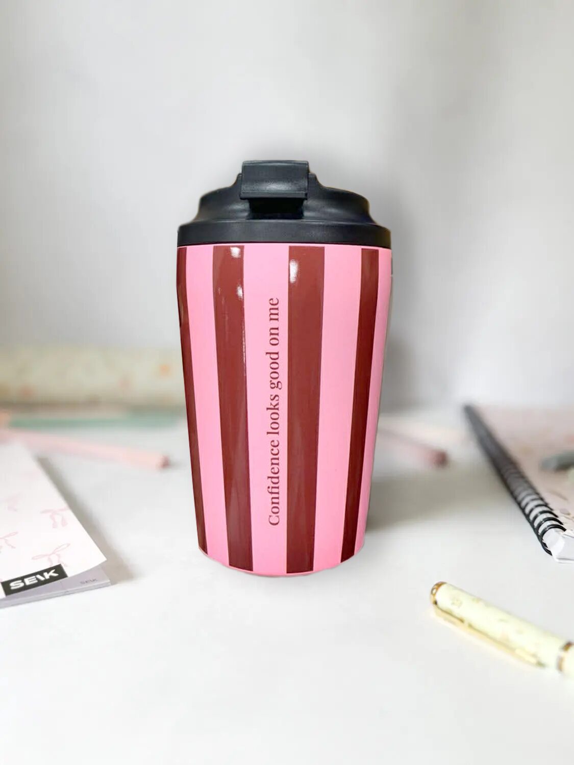 Tazza termica per caffè - confidence looks good on me (350ml)