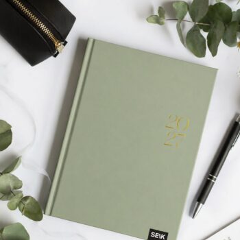 Happy Calendar planner 2027 (A5) - verde salvia